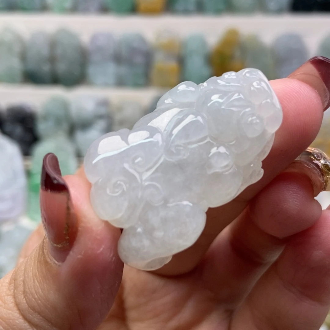 翡翠吊坠(赠链)未镶嵌