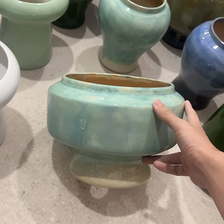 白泥花盆微瑕有孔