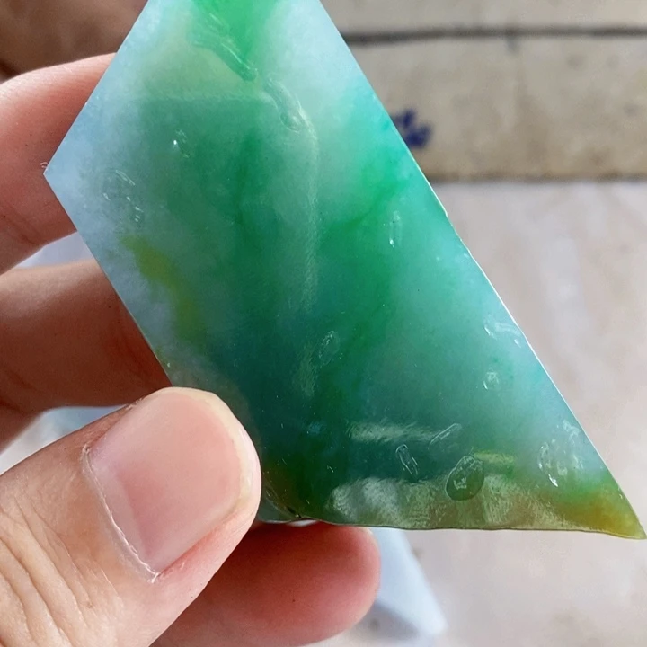 翡翠散珠黄加绿大牌