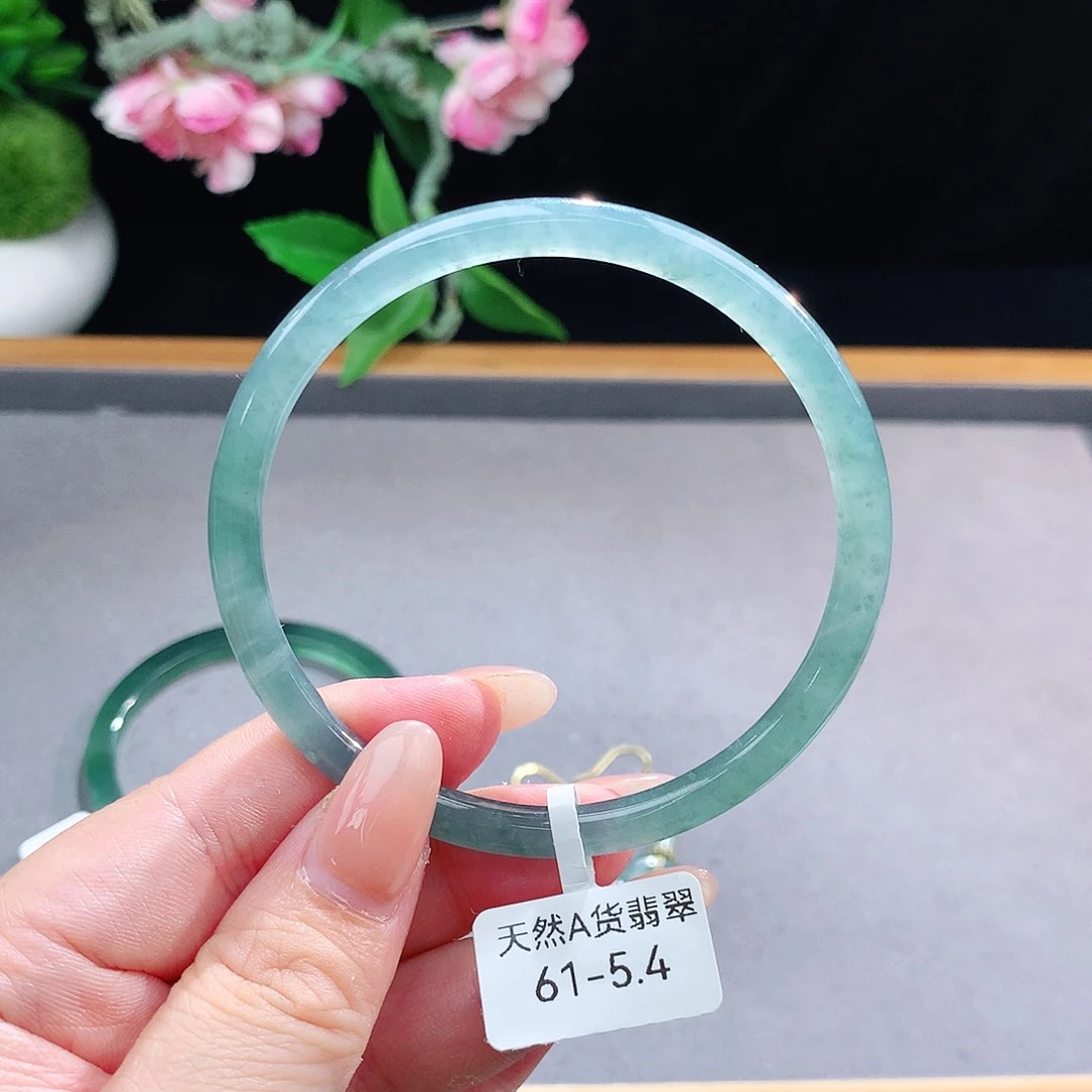 未镶嵌手镯(圆镯)翡翠