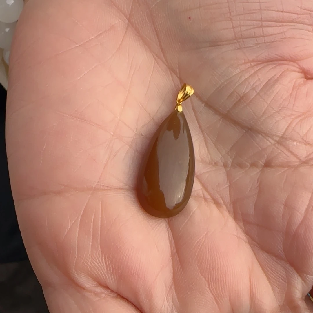 和田玉（糖玉）18K金镶嵌颈饰
