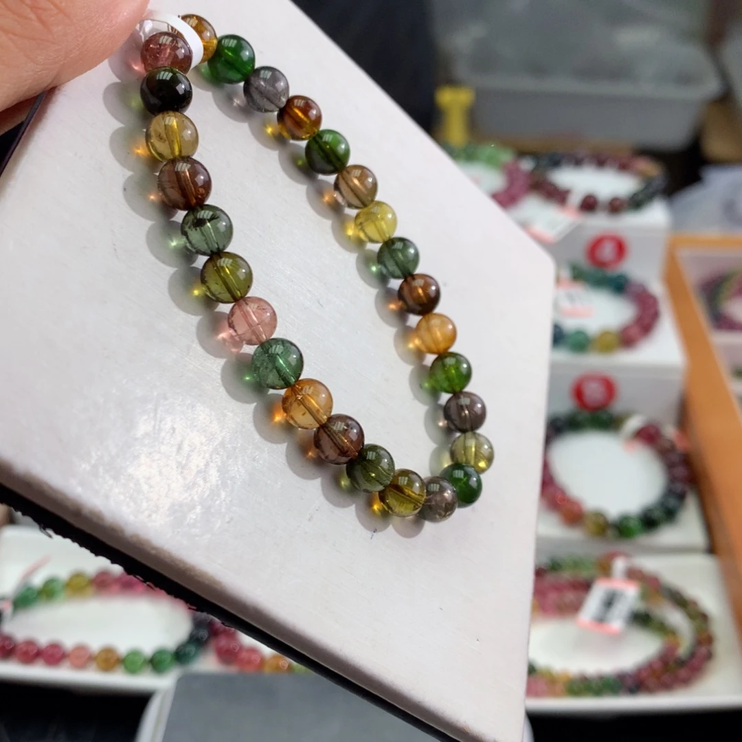 碧玺未镶嵌手链     6.8mm。