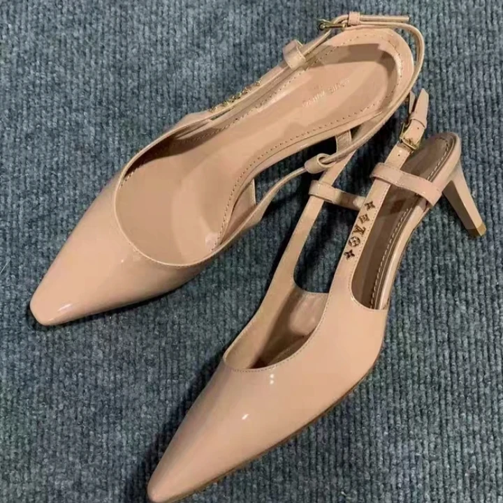 未使用 LouisVuitton/路易威登 藕粉色尖头高跟凉鞋259105