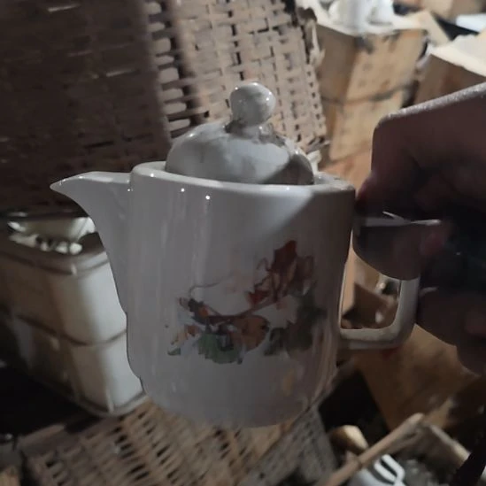 茶盏陶瓷盘子碗啥都有