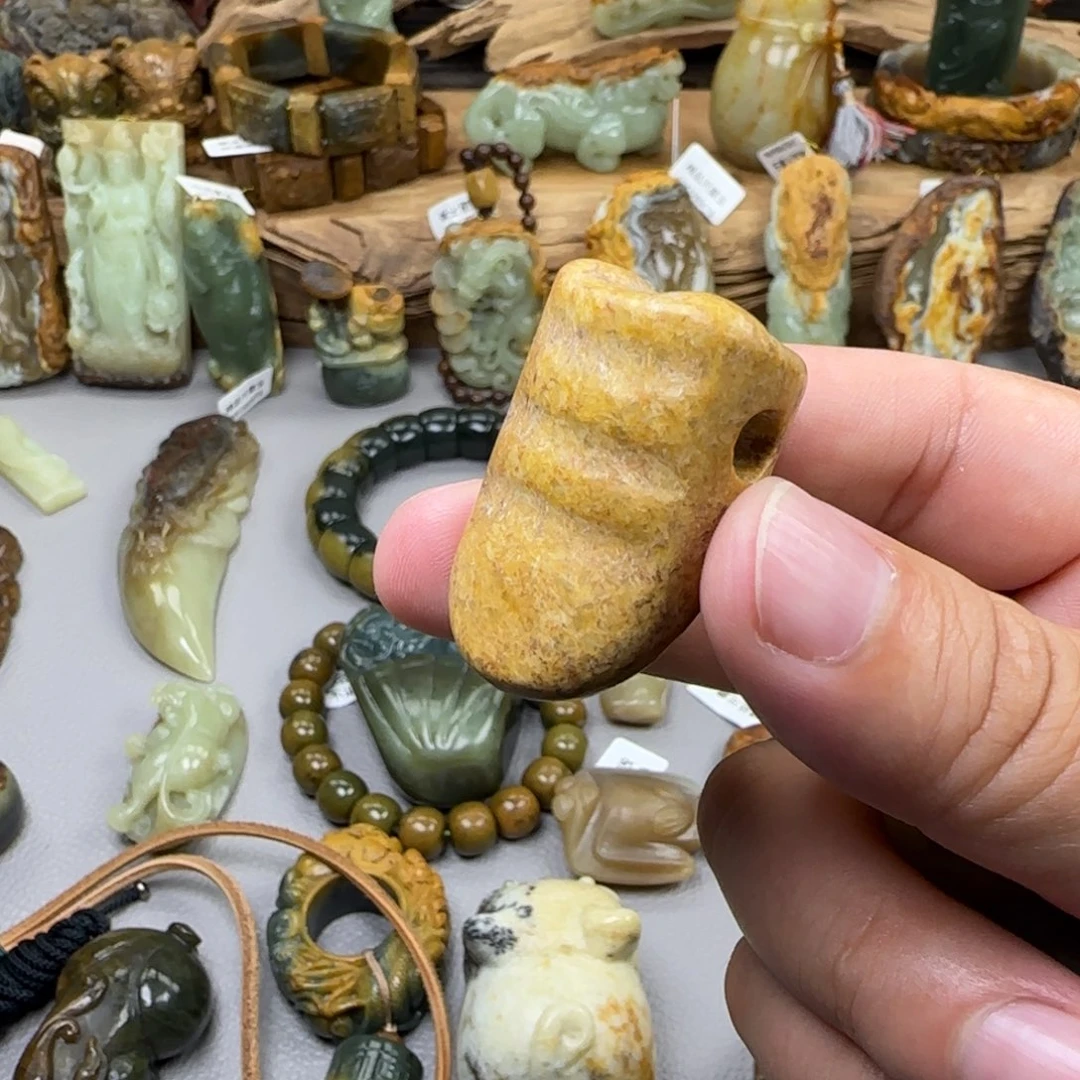 岫岩河磨玉（透闪石质玉）未镶嵌珠宝奇石