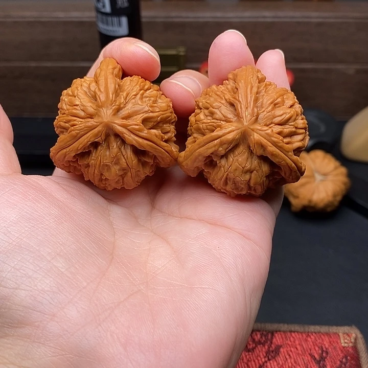 幸***福文玩核桃把件白奔