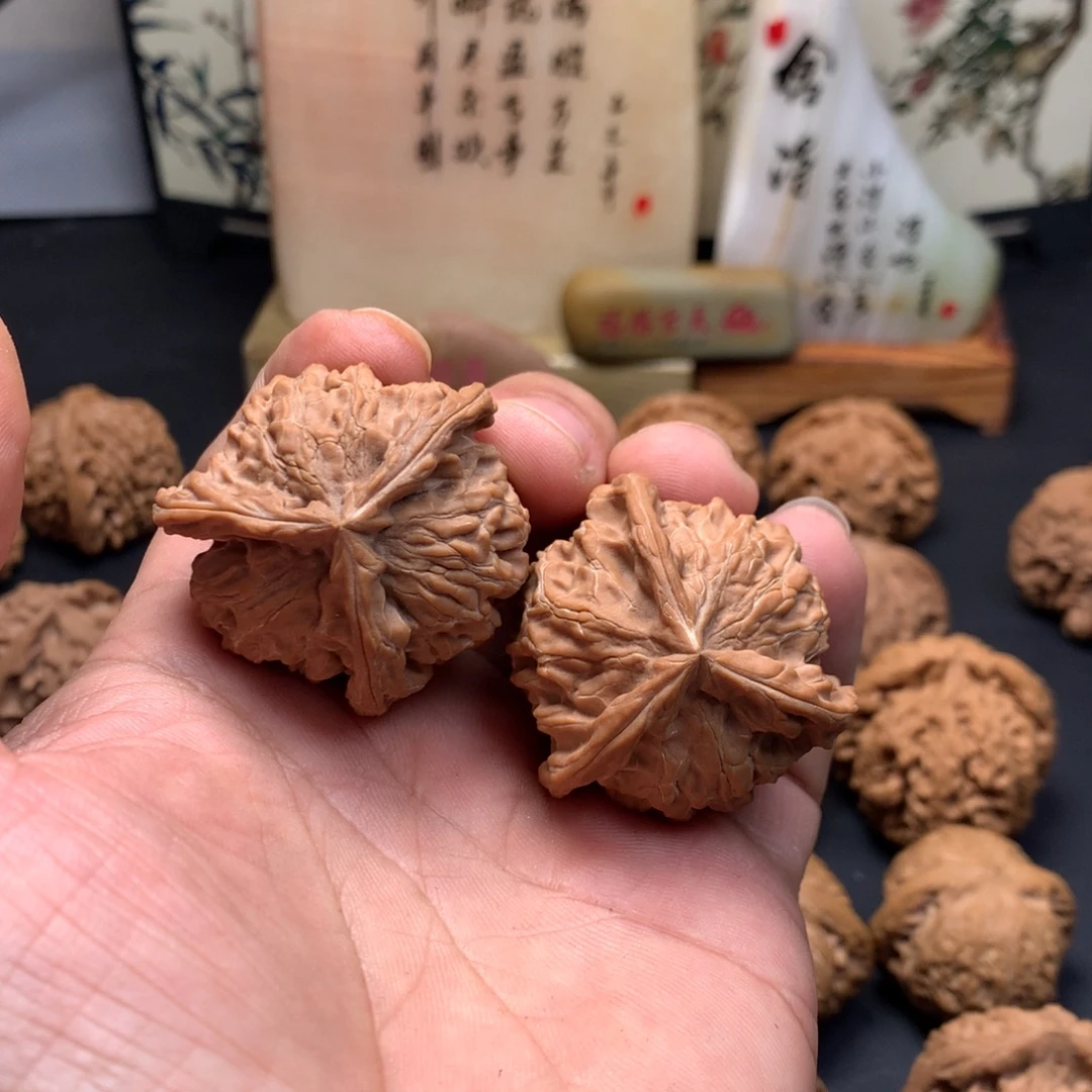 达***刘把件文玩核桃三棱