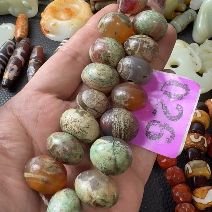 未镶嵌颈饰玛瑙/玉髓