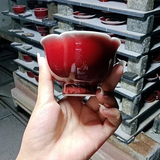博***意景德镇纯手工郎红花口杯