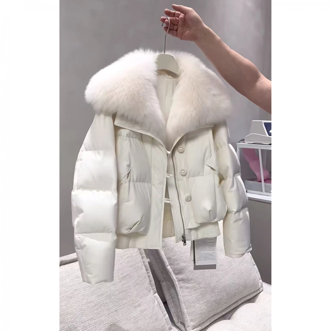 超好看轻奢毛绒大翻领白色棉服2025冬季新款女加厚保暖外套面包服