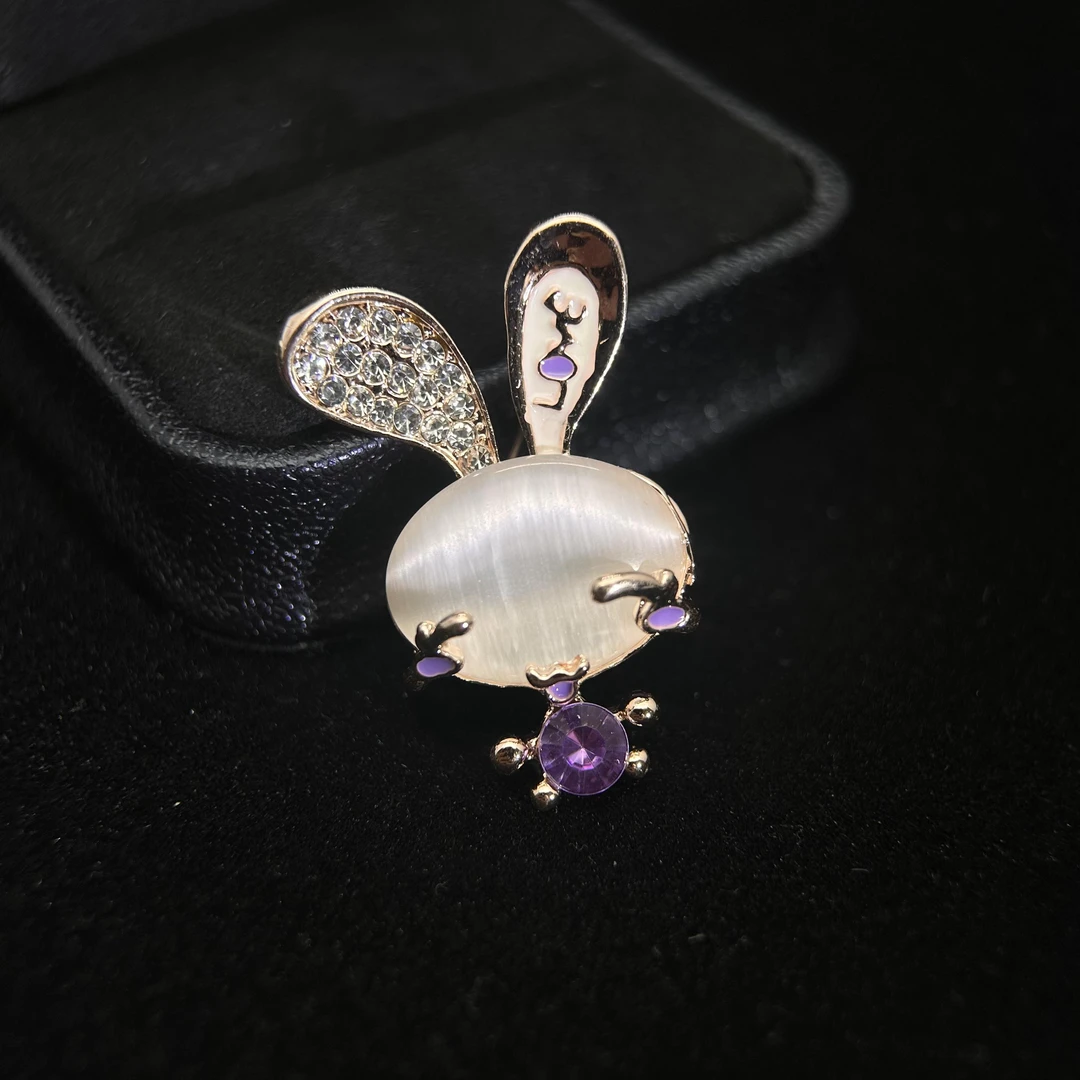 7908紫色兔子时尚胸针
