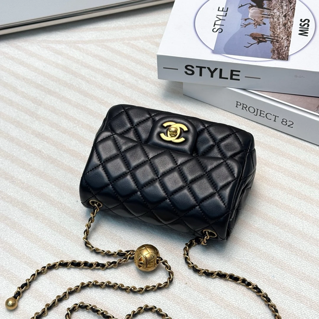 95新 Chanel/香奈儿 黑金 羊皮 金球方胖子/643475420