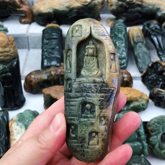 未镶嵌岫岩河磨玉（透闪石质玉）把件