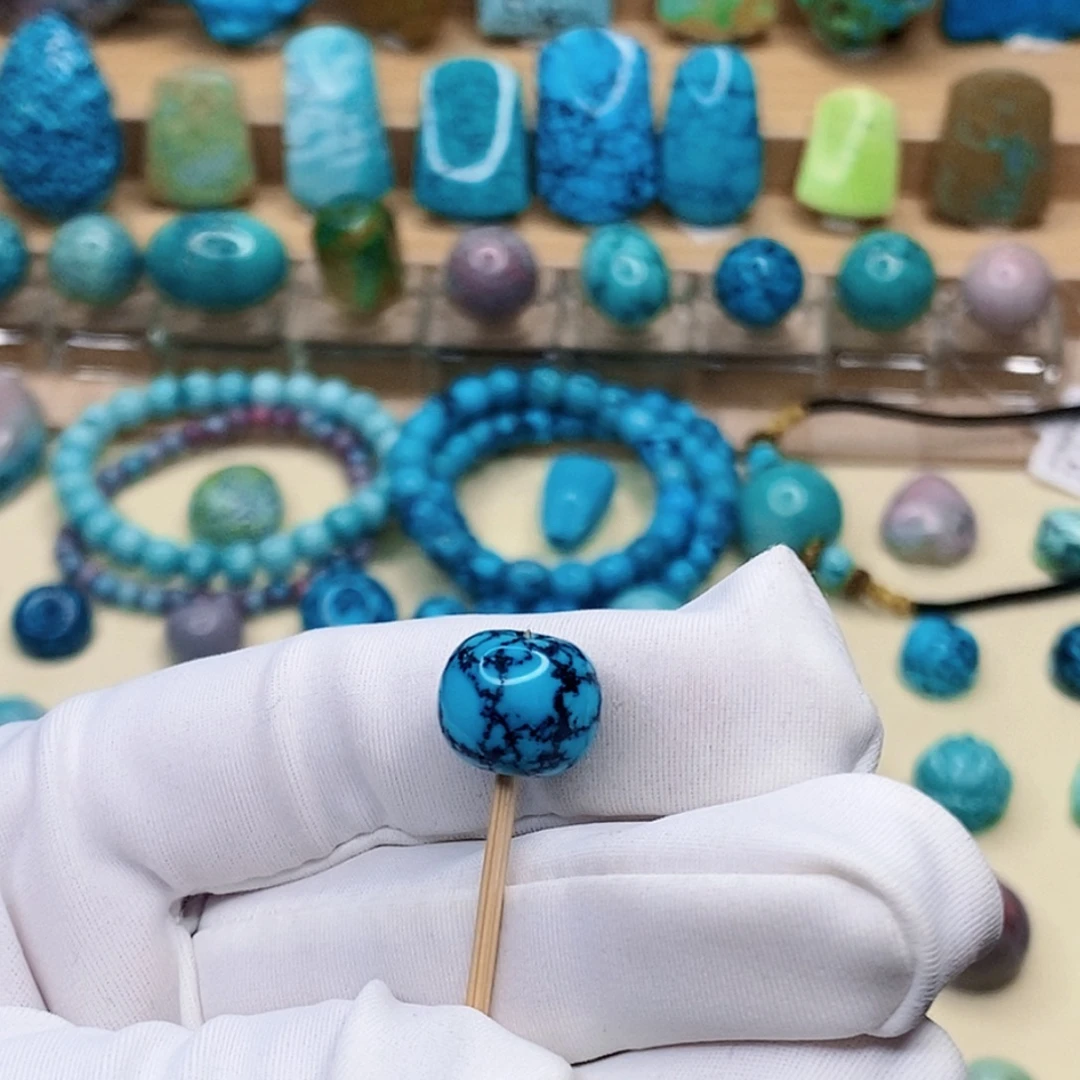 绿松石未镶嵌珠宝奇石