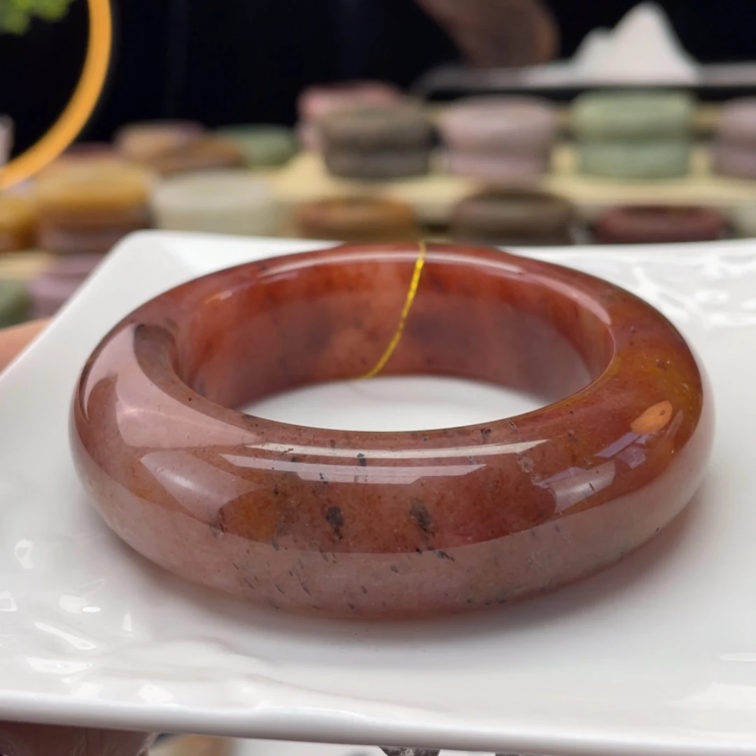 【闪购商品】石英质玉手镯未镶嵌皮****飞