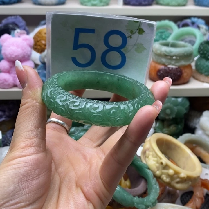 未镶嵌手镯石英岩玉