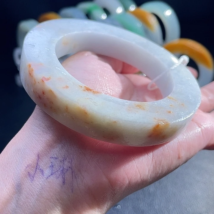 未镶嵌翡翠手镯定制翡翠
