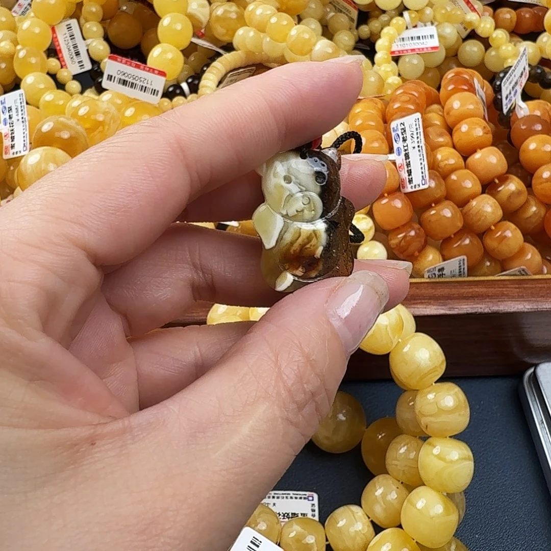 琥珀未镶嵌珠宝奇石
