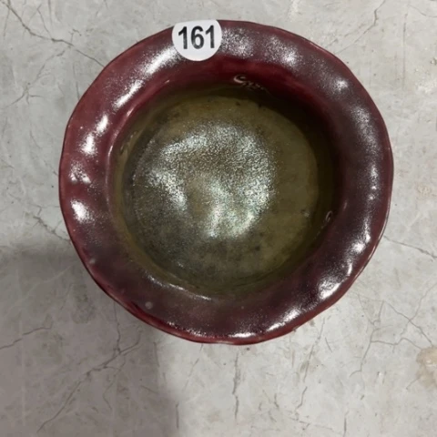 自***在碗手捏咖啡杯壶承早盘