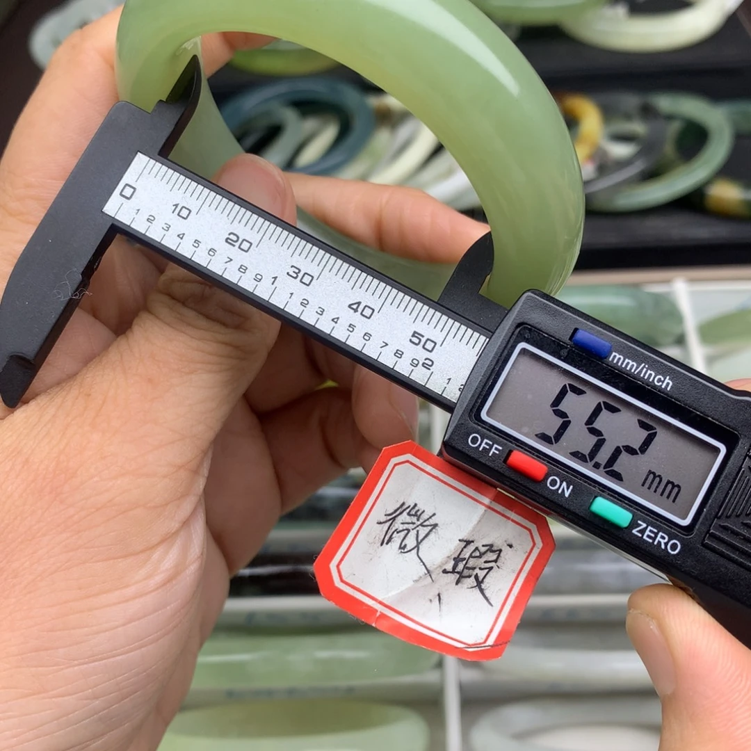 蛇纹石玉未镶嵌手镯676