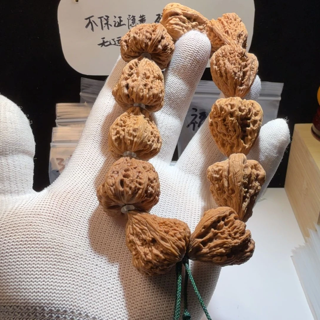 文玩核桃吊坠5号，27佛肚手持