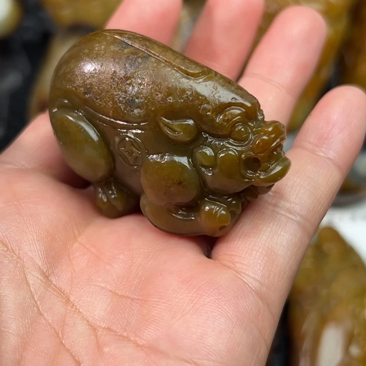 一***呢和田玉未镶嵌把件