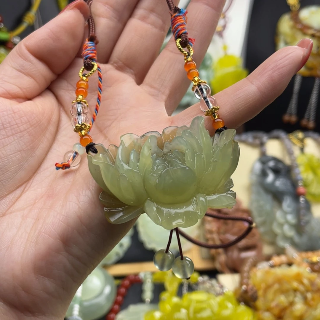 未镶嵌蛇纹石玉颈饰