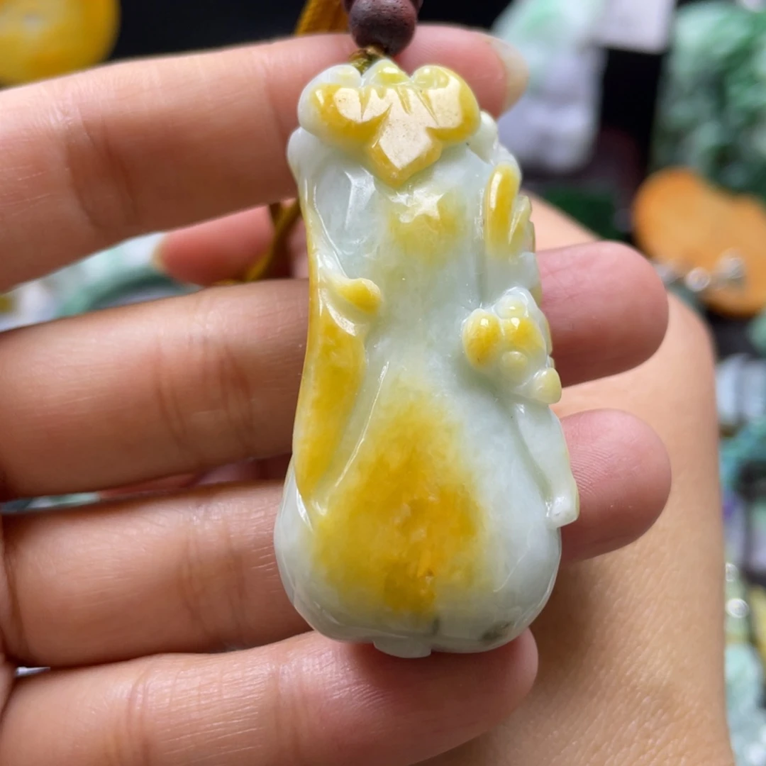 翡翠颈饰未镶嵌牌子有纹