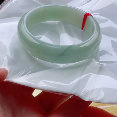 翡翠未镶嵌手镯61.5无大纹裂48小时鉴赏微棉筋淡底色
