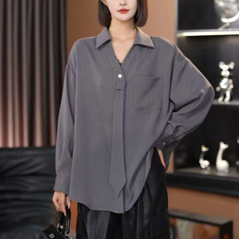 时尚高级感休闲百搭衬衫女2026早春新款洋气宽松显瘦条纹长袖上衣