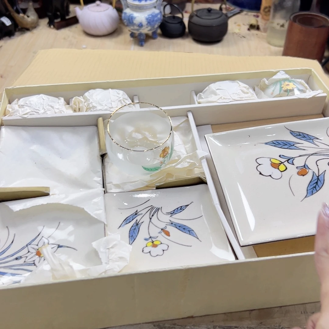 瓷片陶瓷的表面涂点颜料