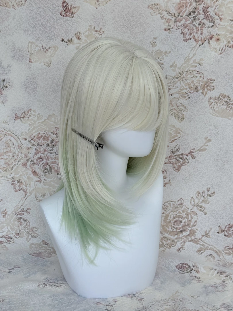 【青山白柚】白金渐变嫩绿色齐刘海高层次长直发假发清冷氛围感