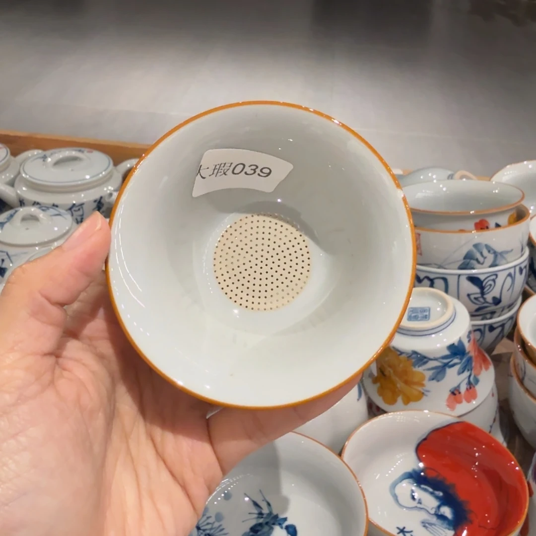 釉下手绘茶具微瑕
