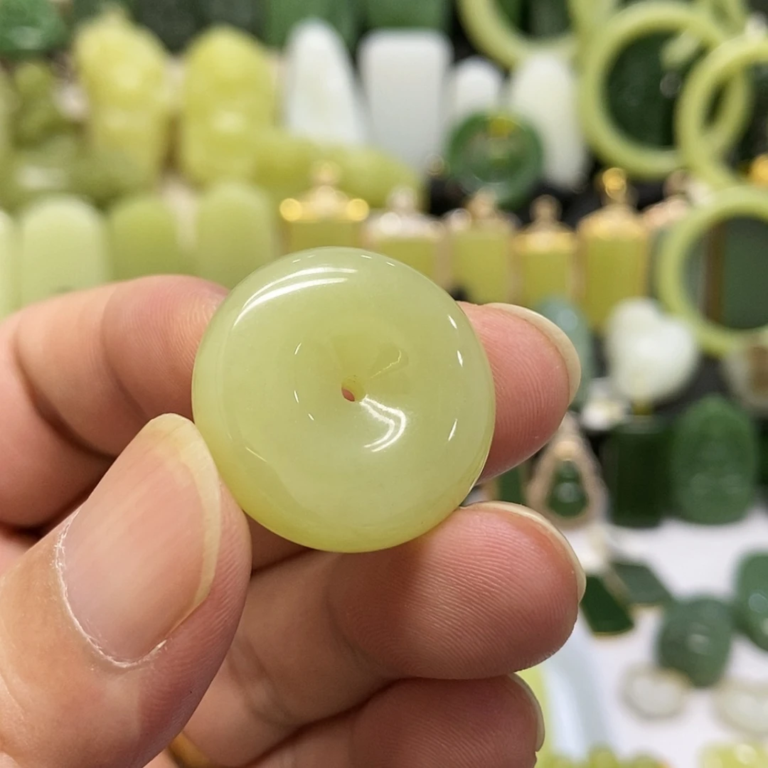 【闪购商品】颈饰未镶嵌和田玉