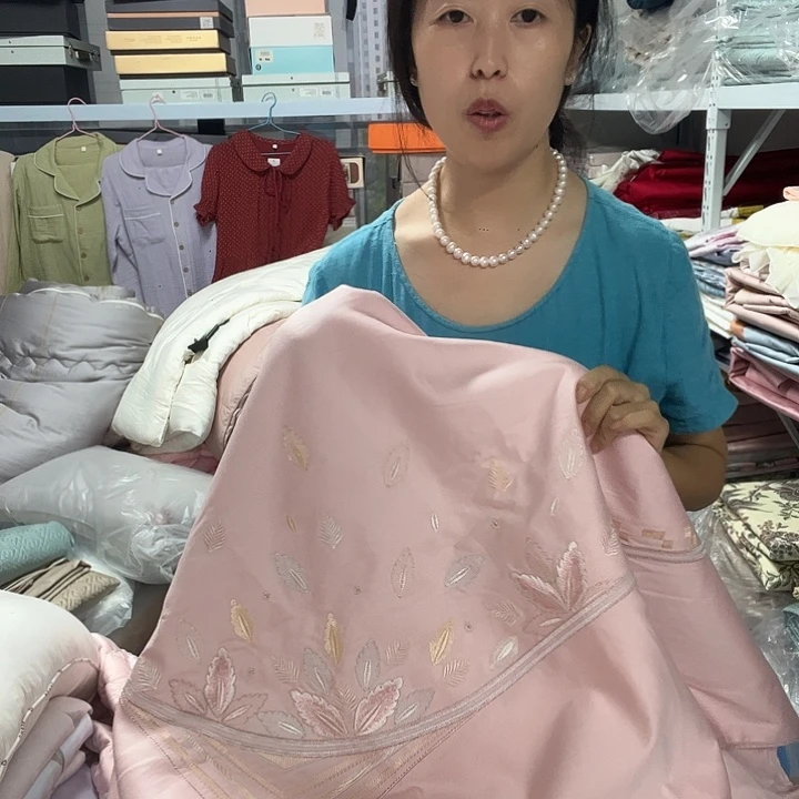 棉棉粉色床盖标准