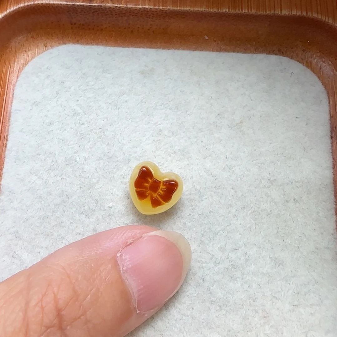 琥珀未镶嵌珠宝奇石定制