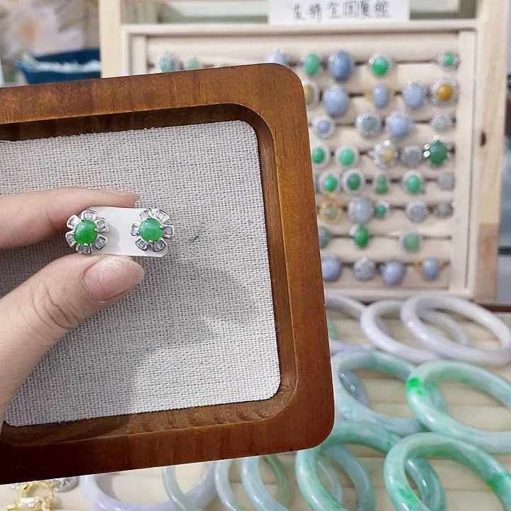 翡翠未镶嵌颈饰天然翡翠Ａ货