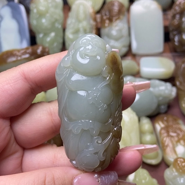 和田玉未镶嵌把件