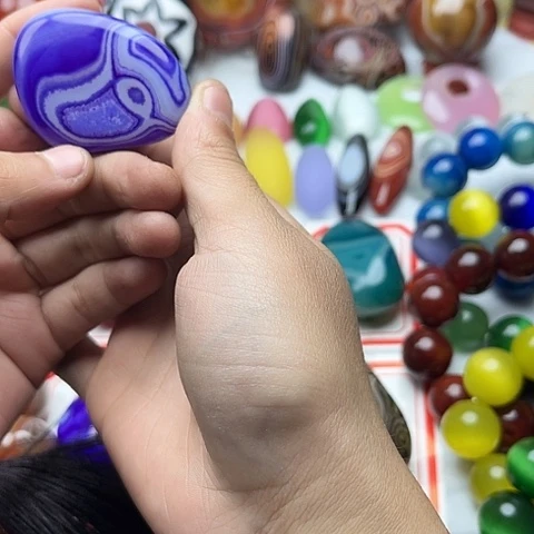 玛瑙/玉髓颈饰未镶嵌