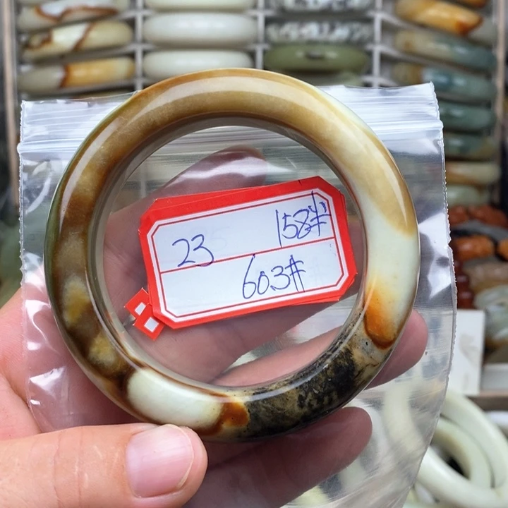 未镶嵌蛇纹石玉颈饰