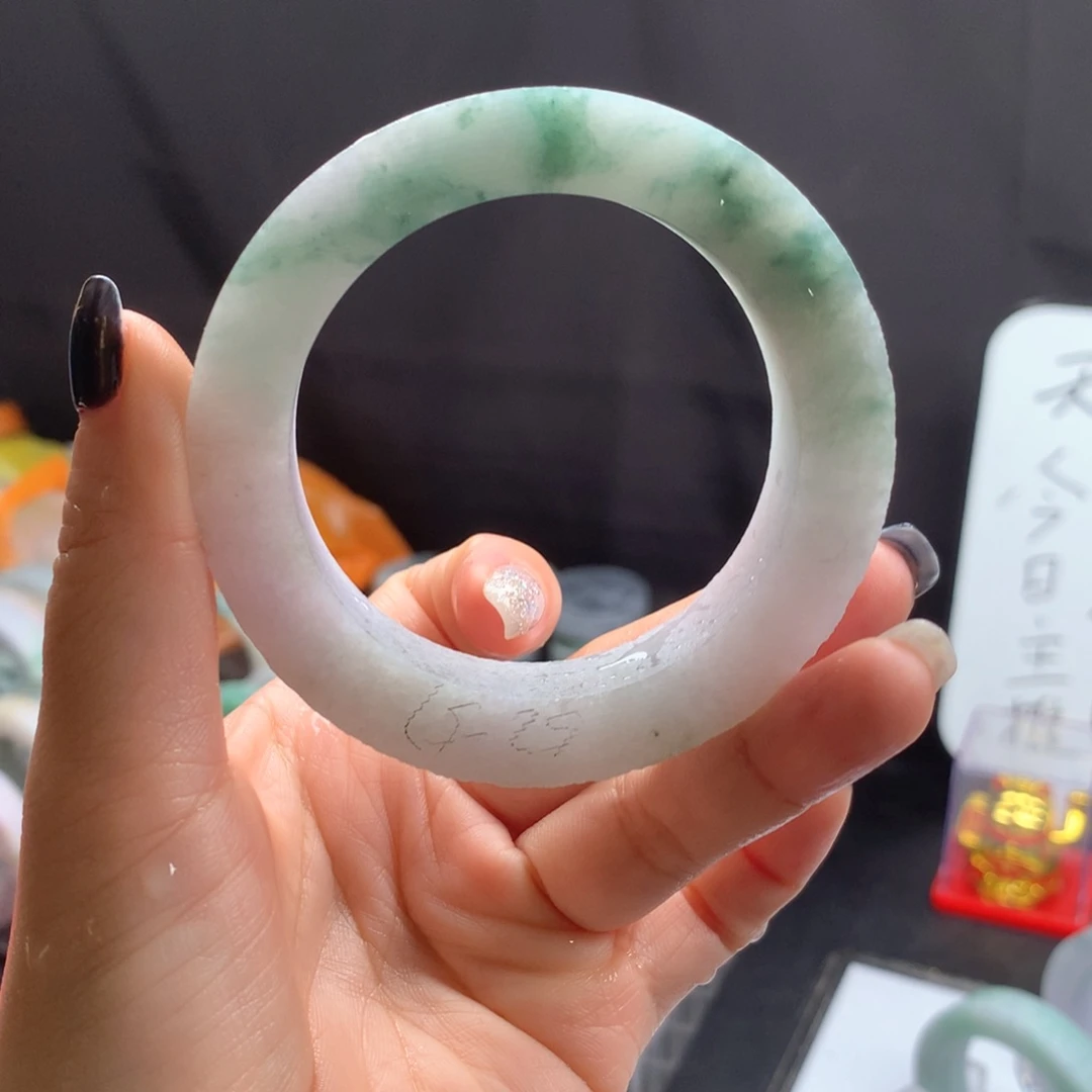 定制翡翠未镶嵌手镯