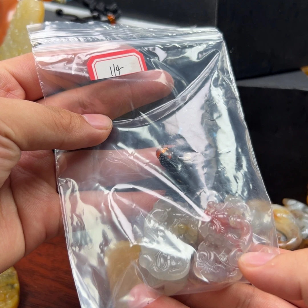 石英质玉（黄龙玉）未镶嵌多样性发货，发其一
