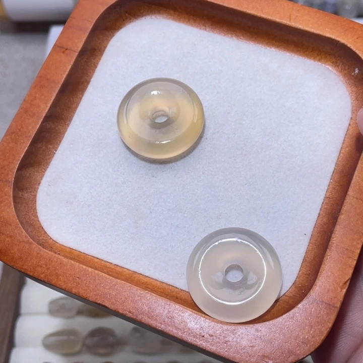 玛瑙/玉髓颈饰合金