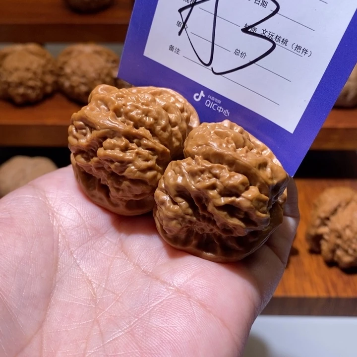 文玩核桃把件在一起就a3