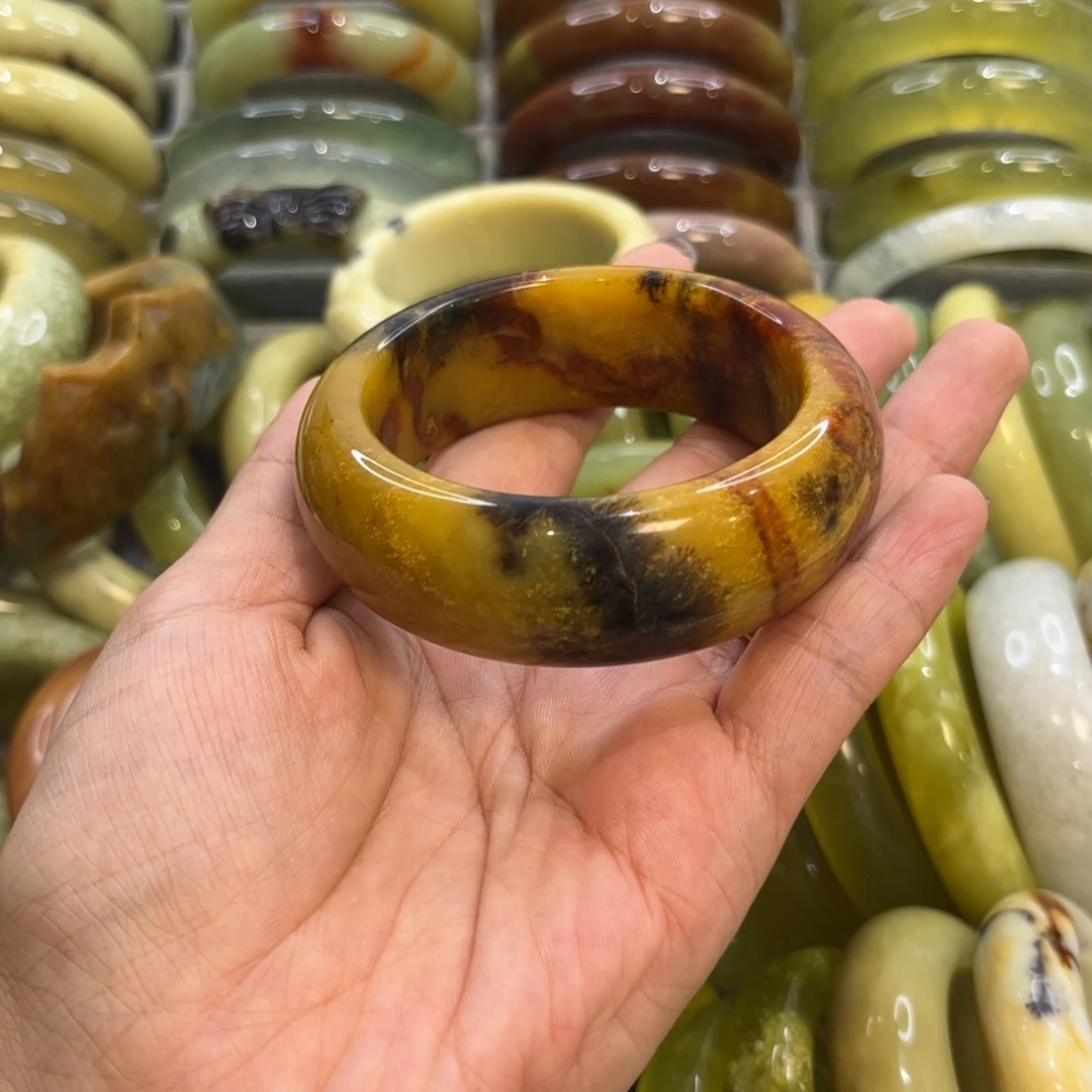 草***耐蛇纹石玉未镶嵌手镯54.3有瑕