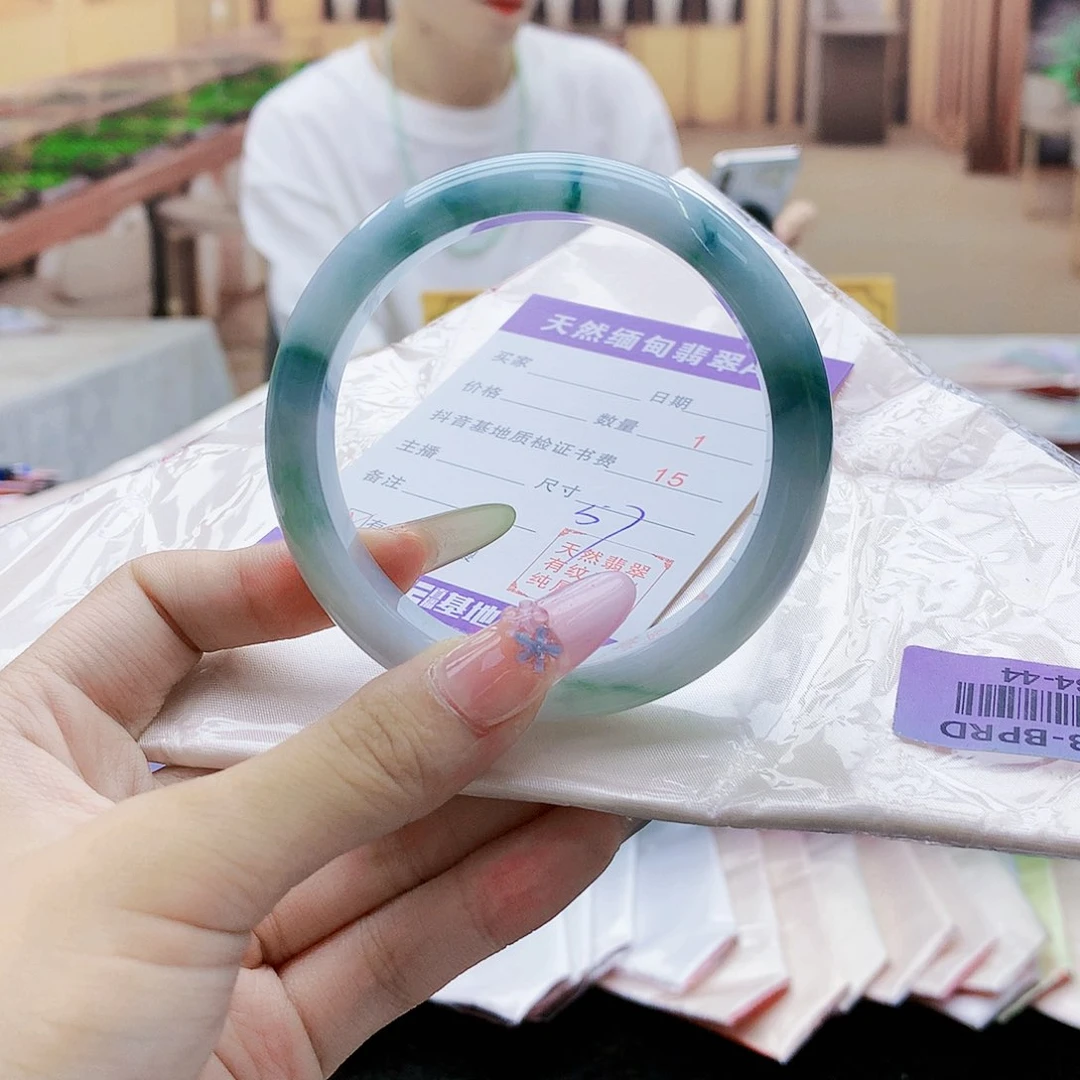 翡翠手镯未镶嵌09999988888777799999