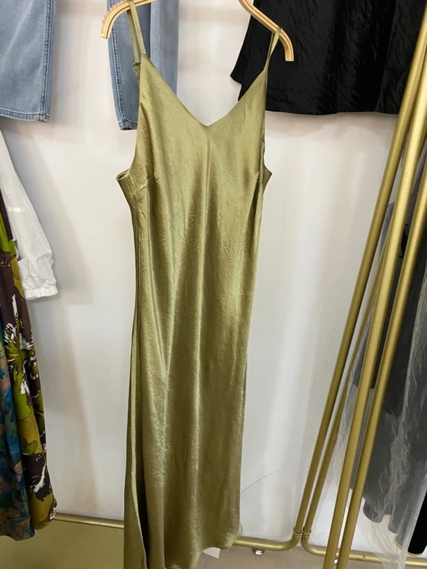 时尚百搭款醋酸吊带裙