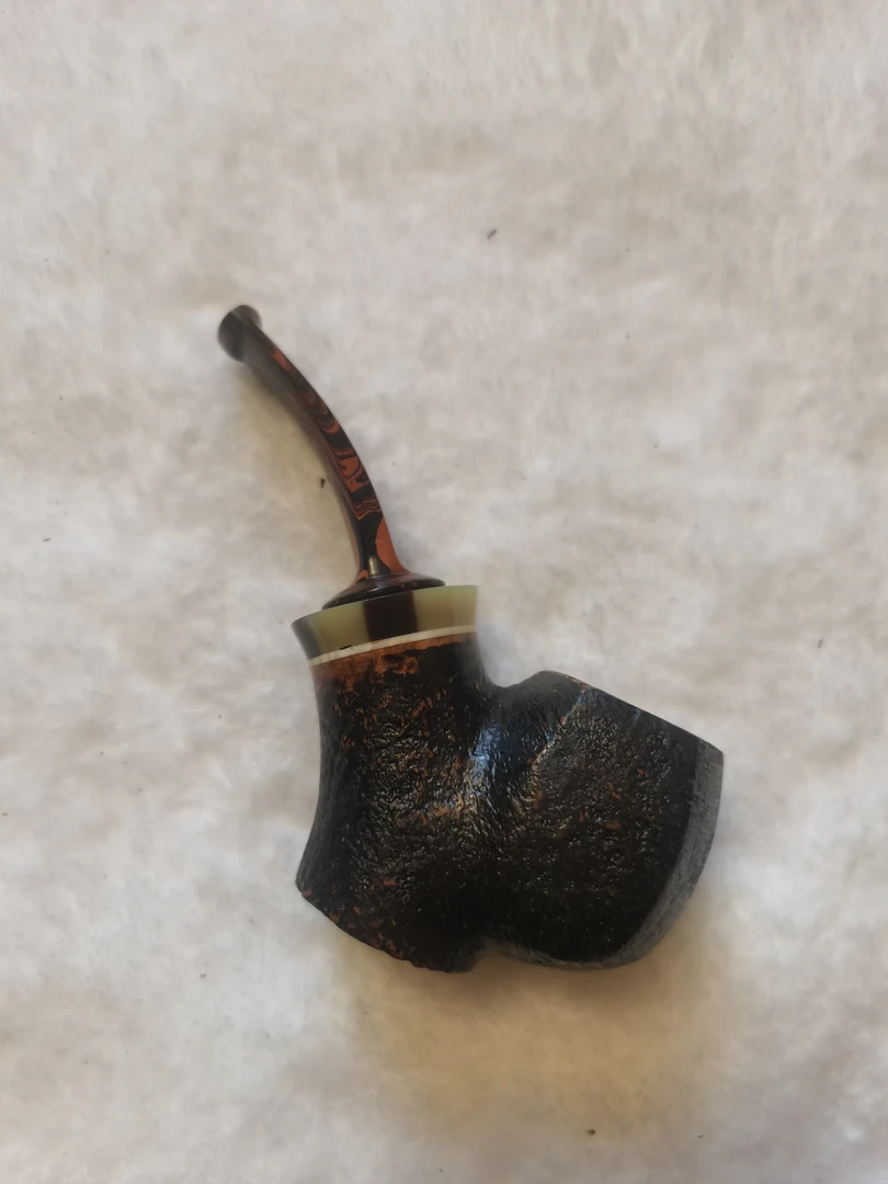 精品石楠木烟斗一个