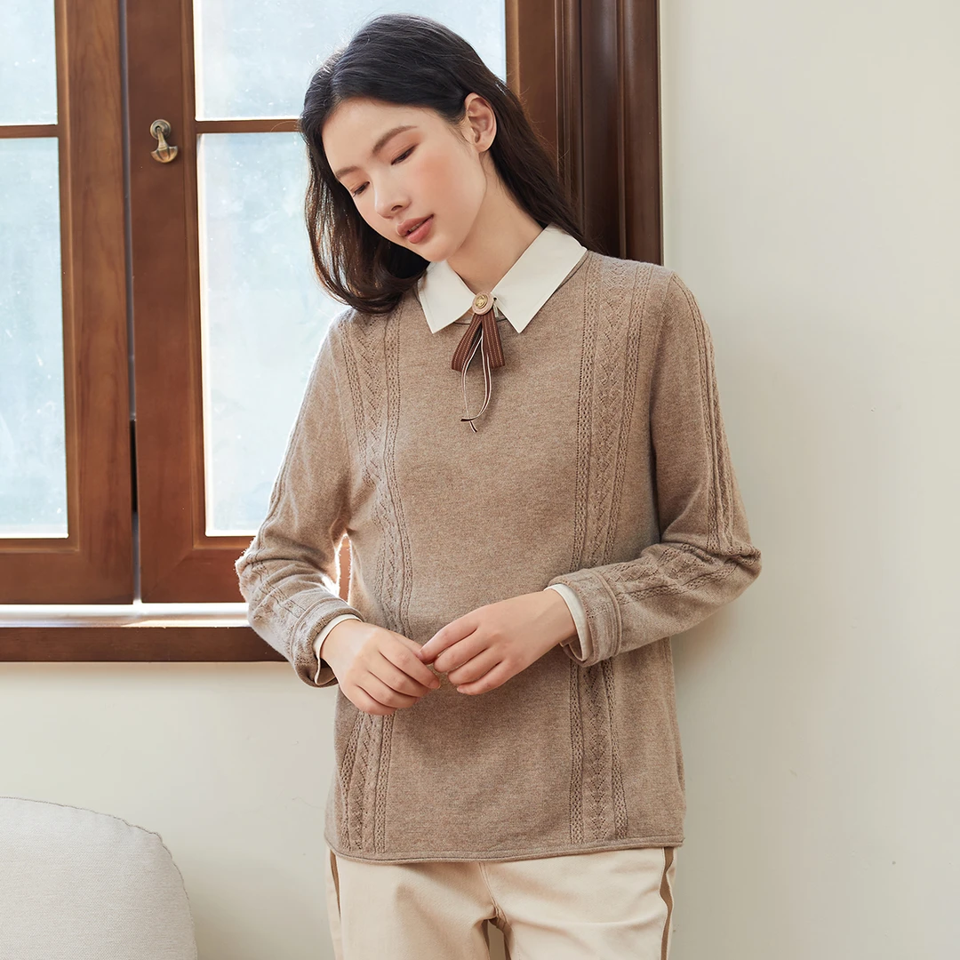 famecoco气质挑孔卷边设计针织衫秋冬女装纯色圆领毛衫F225DB003