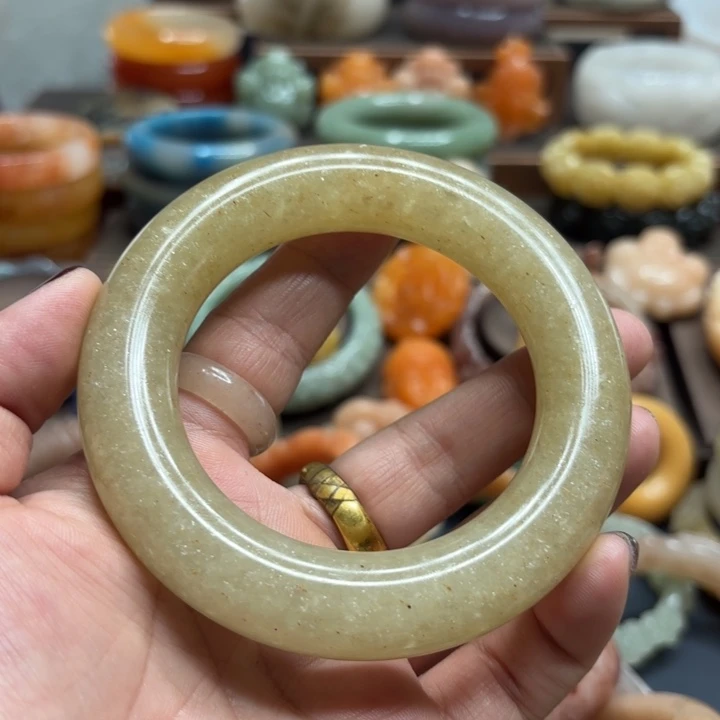 阳****石英岩玉合金颈饰